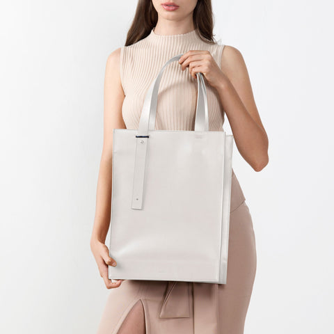 DA04 Tote M - Grey