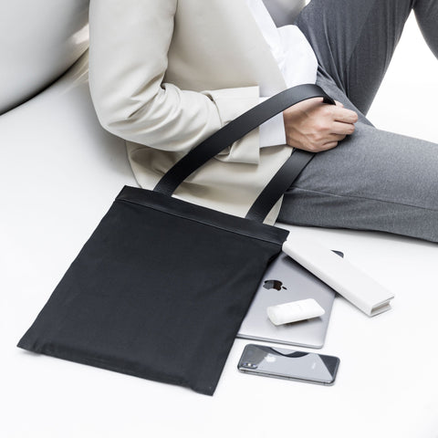 DA24 Flat Satchel - Black
