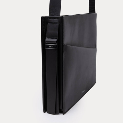 DA33 Rumple - Black